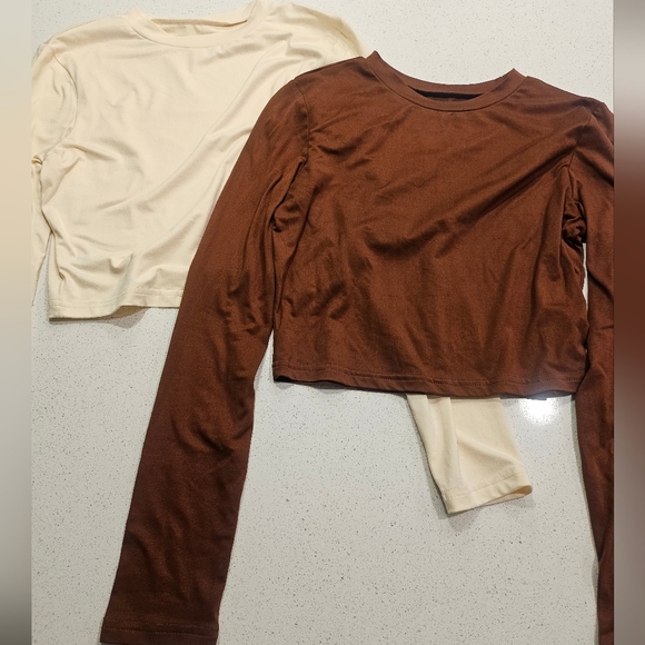 Tops - Set of 2 Medium Long Sleeve Crop Tops